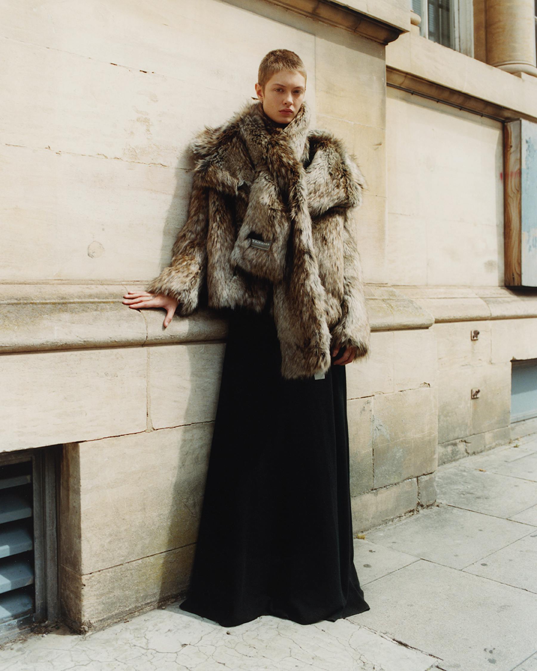 LIL HOWARD | EXHIBITION MAGAZINE